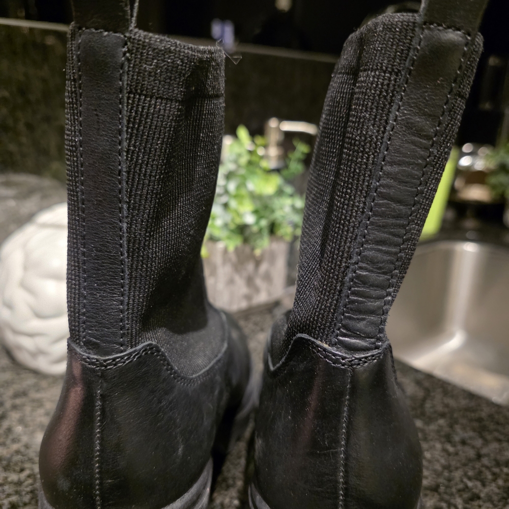 Design Lab Lord & Taylor Black Ankle Booties - Picture 5 of 7